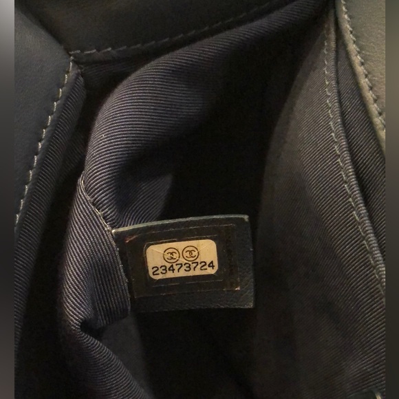 Chanel Boy Bag Chevron Ivory/Blue - Picture 11 of 12